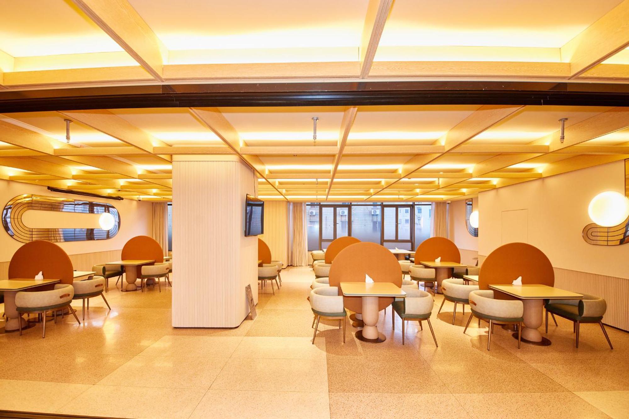 Khách sạn Orange Hongkou Football Stadium Branch 3*
