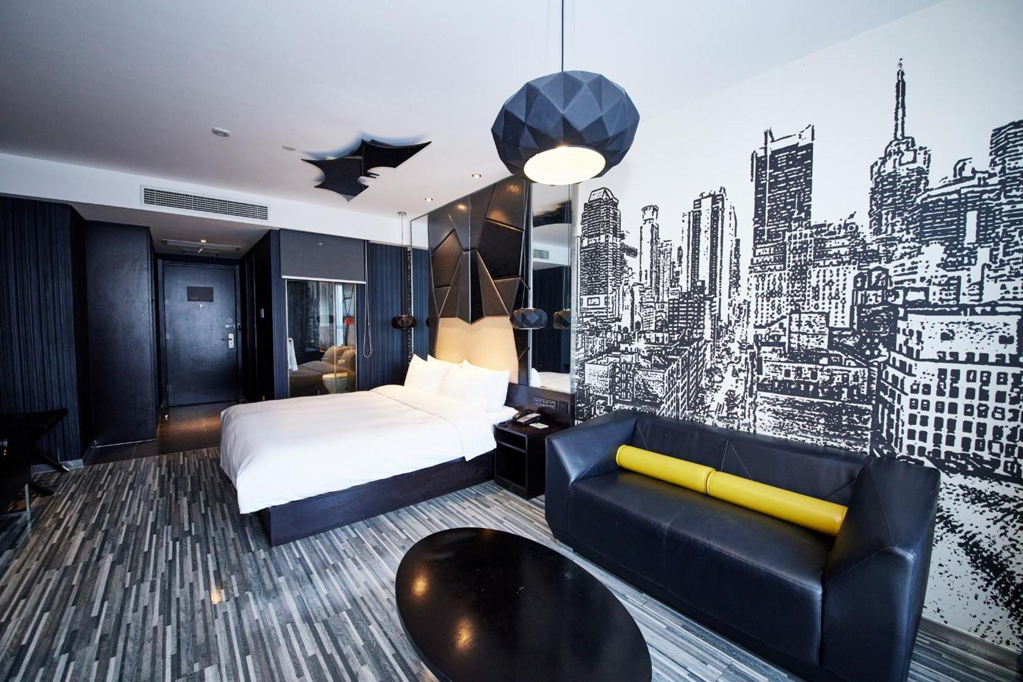 Orange Hongkou Football Stadium Branch 3*